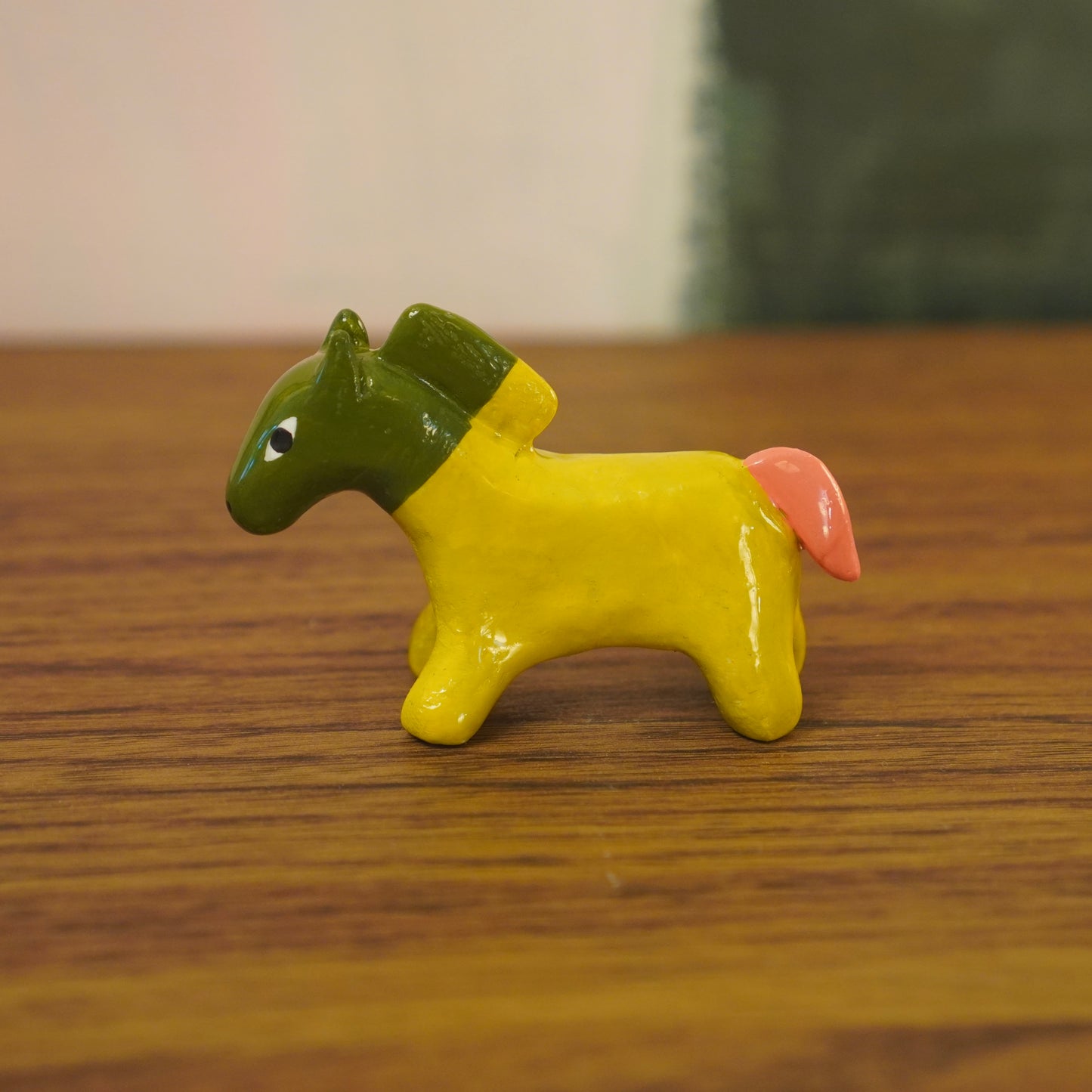 pinktail horse figurine
